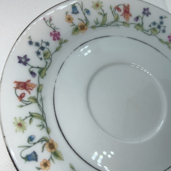 CROWN MING TEA CUP AND SAUCER SUSAN PATTERN VINTAGE FINE CHINA FLOWERS FLORAL - Picture 9 of 9
